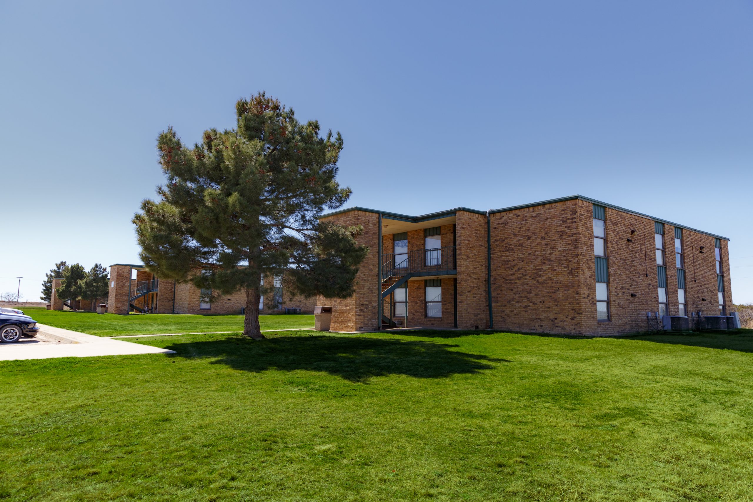 Sweetater dorms scaled - Campus Housing